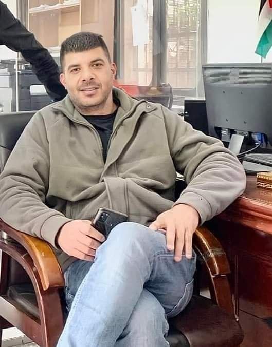 وفد من مجلس إدارة نادي الأسير وعلى رأسه خنساء فلسطين أم ناصر أبو حميد وأم الأسير ماهر يونس يعزي باستشهاد الأسير داود الزبيدي