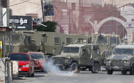 الاحتلال يفجر غرفة في منزل بمخيم الفارعة جنوب طوباس