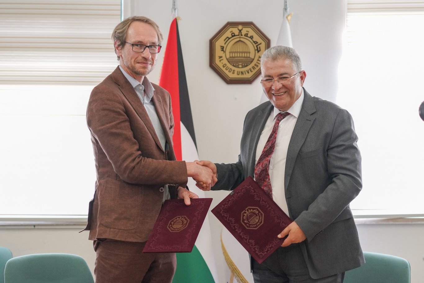 عقب توقيع اتفاقية تعاون بحثي: جامعة القدس و GIZ تفتتحان مختبر الهندسة الصناعية في الدراسات الثنائية