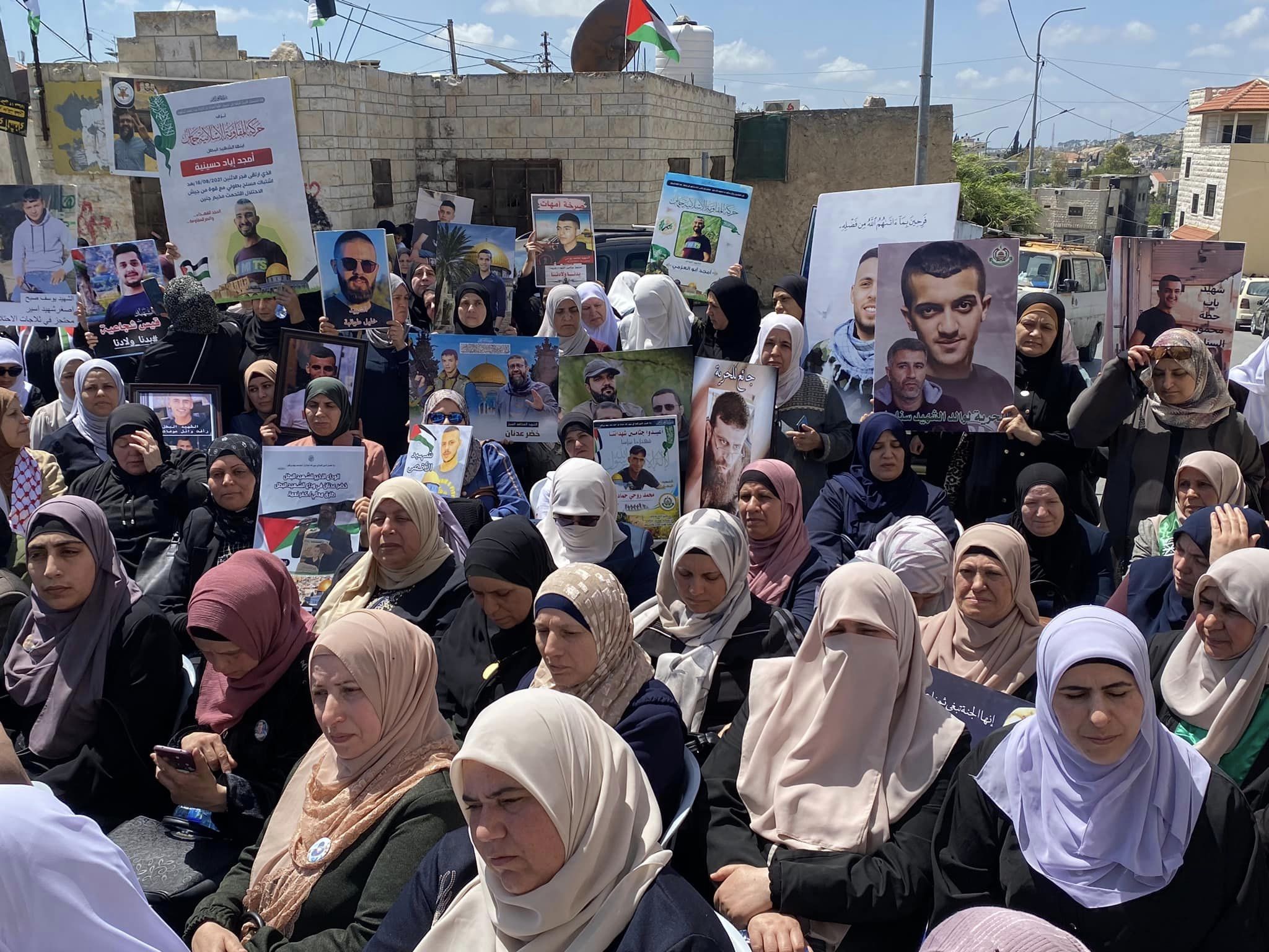 جنين: وقفة للمطالبة باسترداد جثامين الشهداء