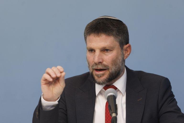 سموتريتش يهدد مجددا بوقف التعامل مع البنوك الفلسطينية 