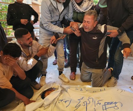 7 شهداء بينهم طفلتان إثر قصف الاحتلال بيت حانون ومخيم النصيرات