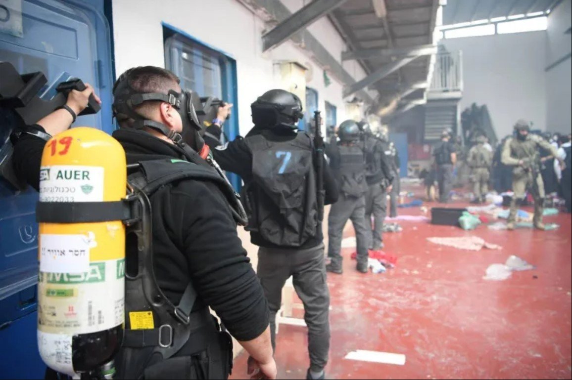 مؤسسات الأسرى: الاحتلال يحاول تصفية مجموعة من رموز الحركة الأسيرة وقادتها