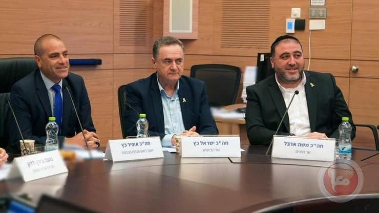 اسرائيل تقرر ترحيل 4 اسرى محررين يحملون الهوية الاسرائيلية بسبب تلقيهم رواتب من السلطة