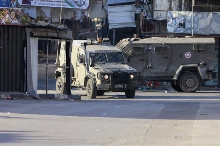 الاحتلال يعتقل ثلاثة مواطنين خلال اقتحام نابلس