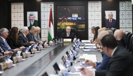 مجلس الوزراء يدعو مختلف القطاعات للتعاون لضمان استمرار تقديم الخدمات الأساسية ومراعاة الأوضاع الاقتصادية الصعبة للمواطنين