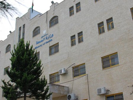 الصحة: أزمة دوائية خانقة تهدد بانهيار النظام الصحي وندعو لتدخل دولي عاجل