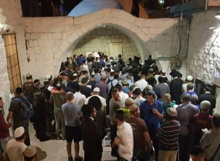 مستعمرون يقتحمون مقامات دينية إسلامية في عورتا جنوب شرق نابلس