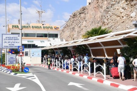 "إدارة المعابر": معبر الكرامة يعمل غدا حتى 1:30 ظهرا وحركة القدوم مخصصة للحجاج فقط