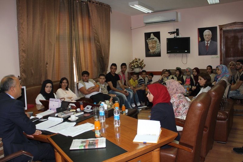  نائب المحافظ يلتقي مجلس أطفال فلسطين