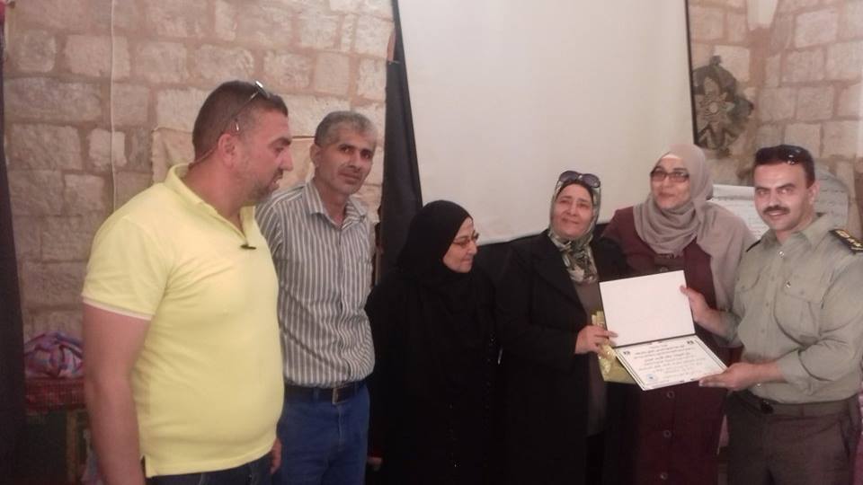 حركة فتح / مدينة جنين والتوجيه السياسي يكرموا خريجات دورة ماجدات فلسطين 