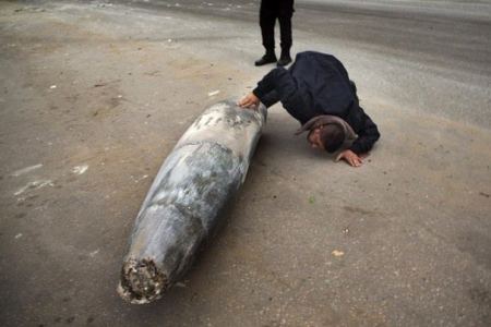 7 إصابات بانفجار وسط قطاع غزة