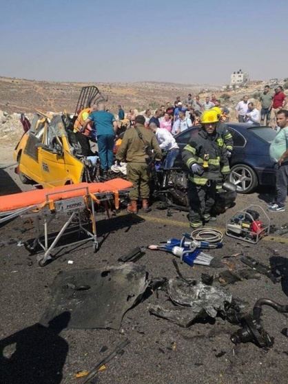 6 وفيات وعشرات المصابين في حادث سير مروع شرق رام الله
