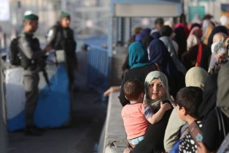 في الجمعة الثانية من رمضان.. الالاف يتوافدون للاقصى