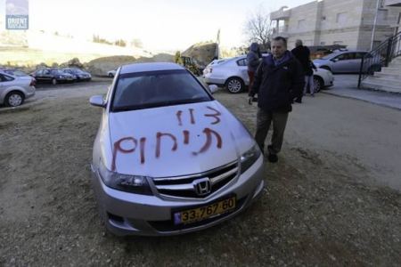 القدس: مستوطنون ينفذون اعتداءات بحق المواطنين