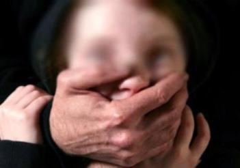 مجهولون يختطفون طفلا من طمون