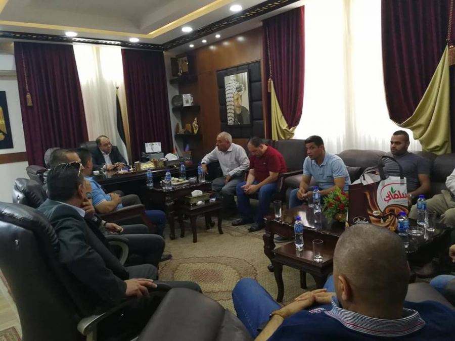 المخابرات العامة تهنأ محافظ جنين بعيد الفطر