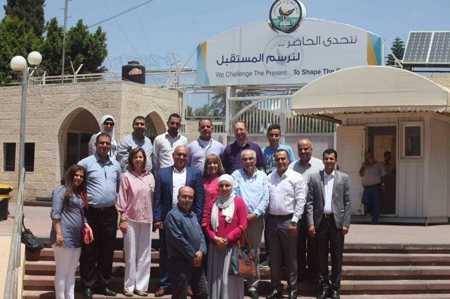 محافظ نابلس يترأس اجتماع سكرتاريا لجنة العلاقات العامة لمؤسسات المحافظة