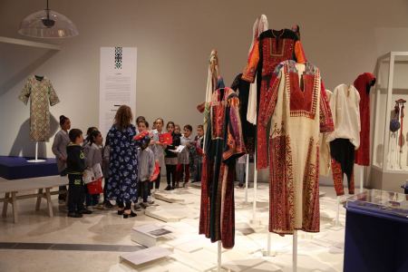  المتحف الفلسطيني يستقبل أكثر من 9 آلاف زائر منذ افتتاح "غزْل العروق" وينظم فعاليات مميزة خلال نيسان وأيار