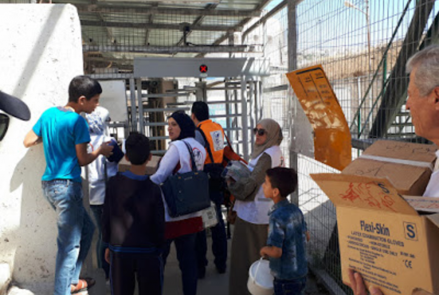 يوم طبي مجاني في محيط الحرم الإبراهيمي في الخليل