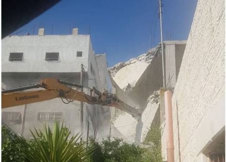 الاحتلال يهدم منزلًا في شعفاط