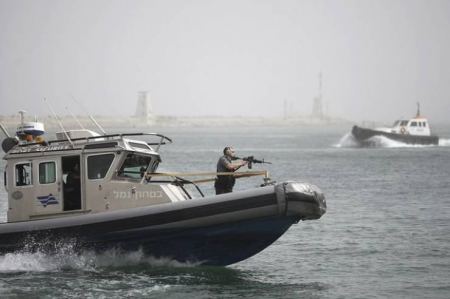 الاحتلال يعتقل 3 صيادين من بحر مدينة غزة