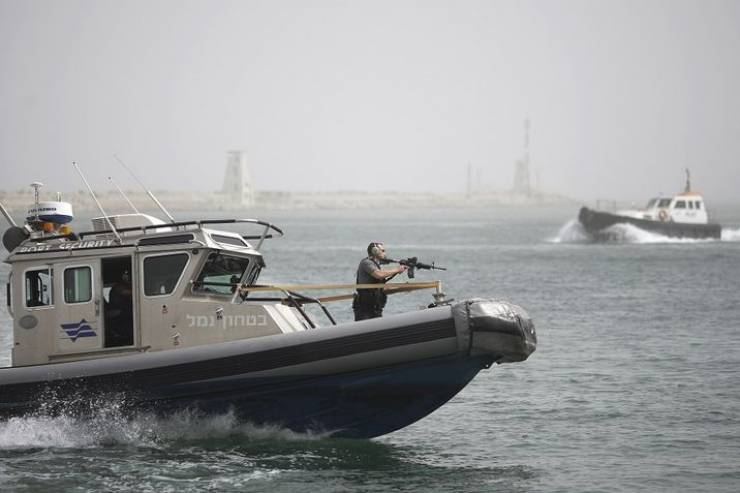 الاحتلال يعتقل 3 صيادين من بحر مدينة غزة