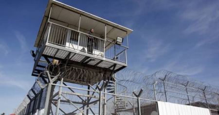 الاحتلال ينقل جميع الأسرى في 'عصيون' إلى سجون أخرى