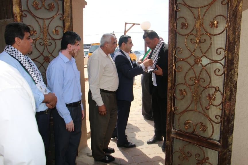 د. ابو هولي يستقبل بعثة مركز شباب بلاطة الرياضي القادم الى قطاع غزة