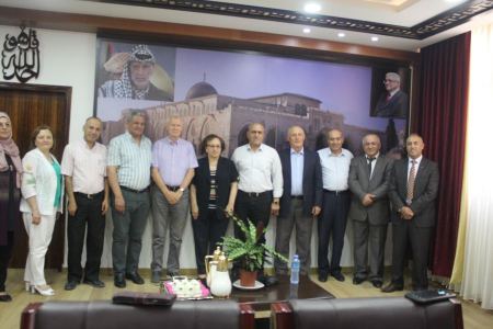  محافظ جنين يبحث تعزيز التعاون الثنائي مع السفير الأوكراني