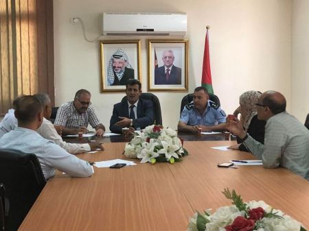 لجنة السير المحلية تناقش عدد من القضايا المرورية في المحافظة