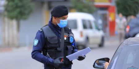  الشرطة تسحب 23 رخصة قيادة اضافة الى اغلاق مقاهي عدد اثنين في رام الله