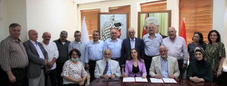"التعاون" ومؤسسة "الشيخ عمرو عرفات" يوقّعان اتفاقية منحة لإنشاء حديقة "الاستقلال" في نابلس