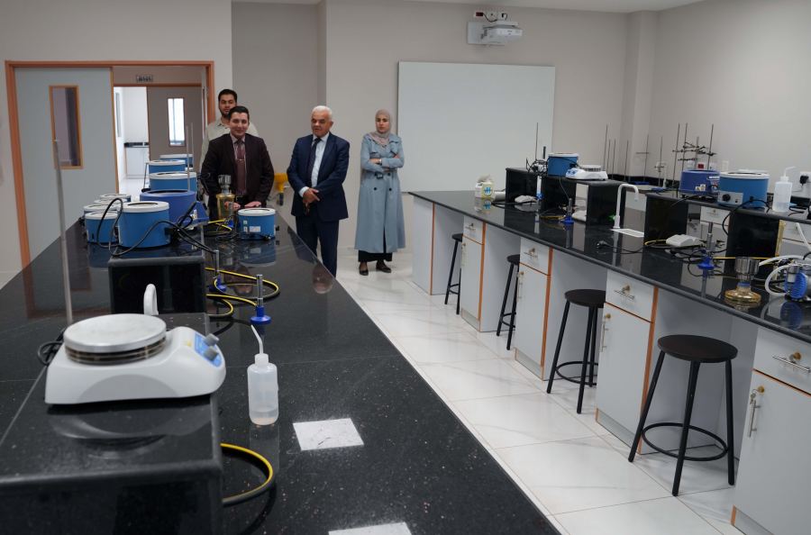 مدير عام شركة سما للأدوية في زيارة للجامعة العربية الأمريكية لبحث سبل التعاون