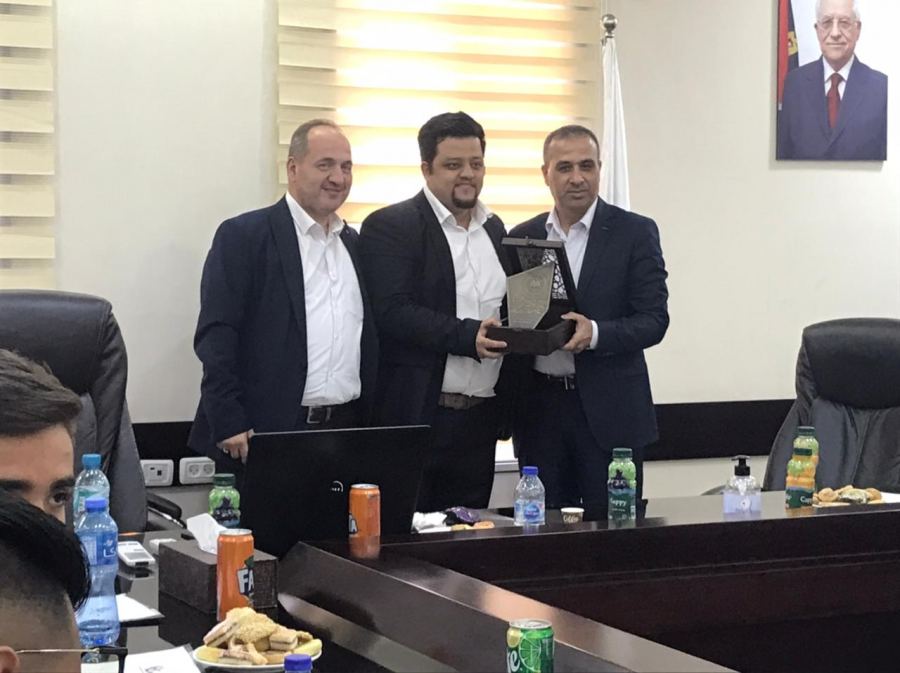 قسم المحاسبة في الجامعة العربية الامريكية ينظم زيارة علمية لطلبته للتعرف على البرامج المحاسبية في شركة الاسراء للبرمجة