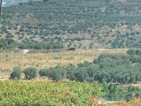 مستوطنون ينصبون خياما في أراضي دير شرف غرب نابلس