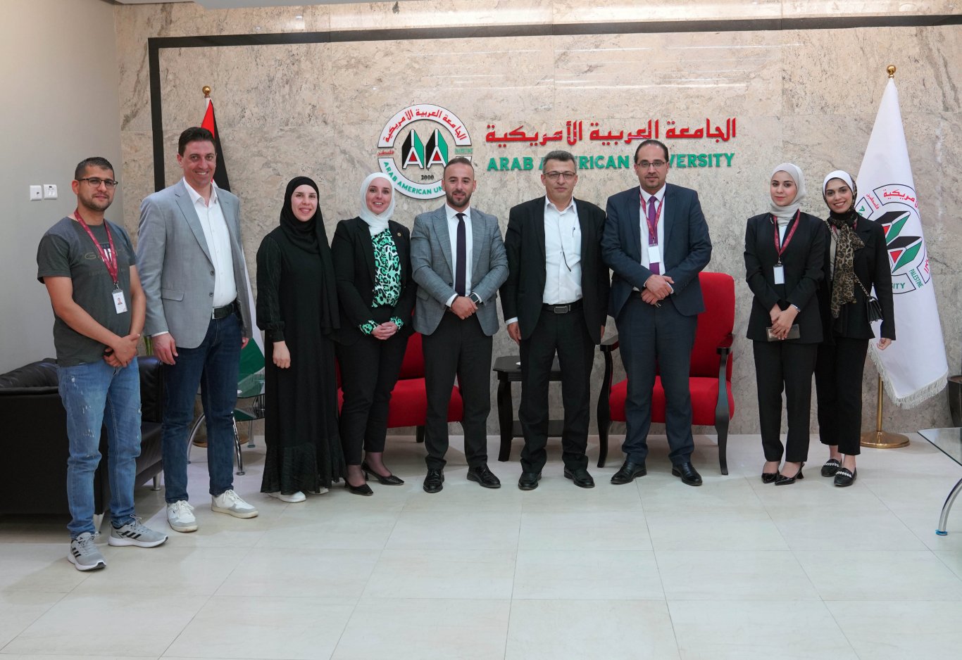 مركز حسيب الصباغ للتميز في الجامعة العربية الأمريكية ومصرف الصفا يتباحثان سبل التعاون المشترك