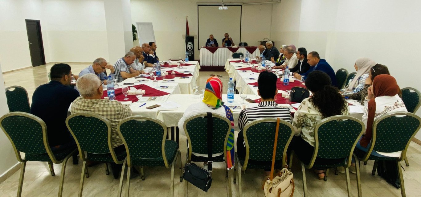 مناقشة اضراب المعلمين واستخلاص العبر وسير العملية التعليمية وانتظامها مع بدء العام الدراسي القادم