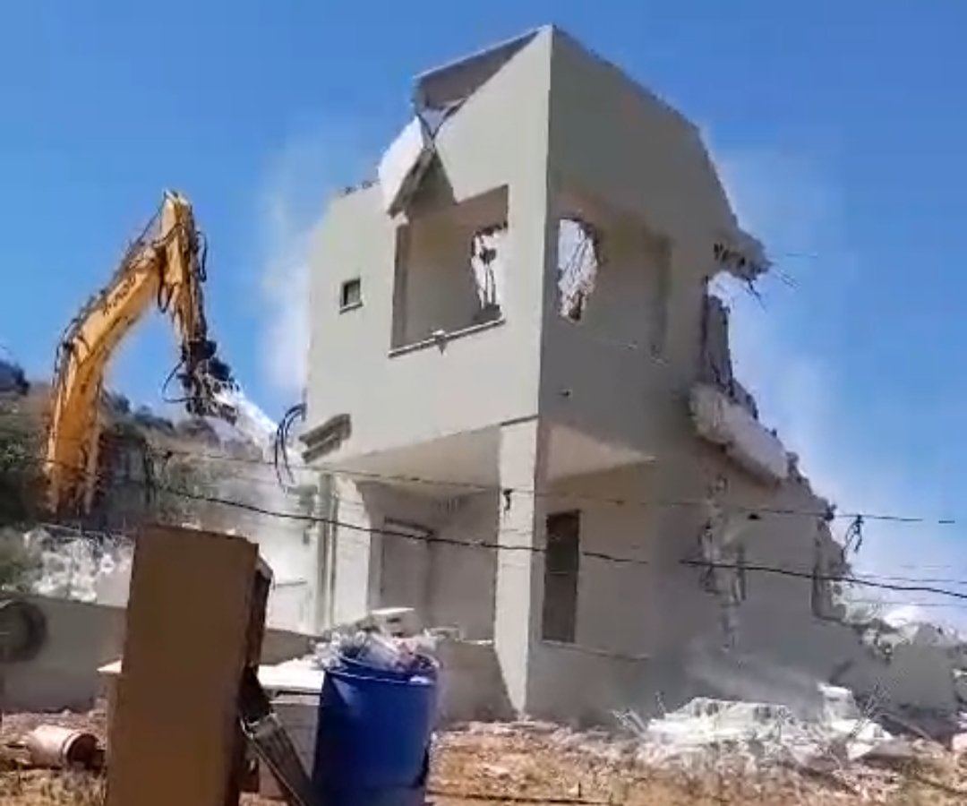 الاحتلال يهدم 4 