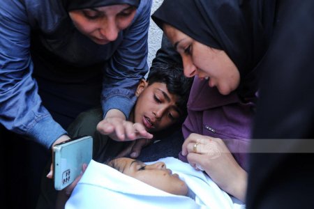 شهيد طفل برصاص الاحتلال غرب خان يونس