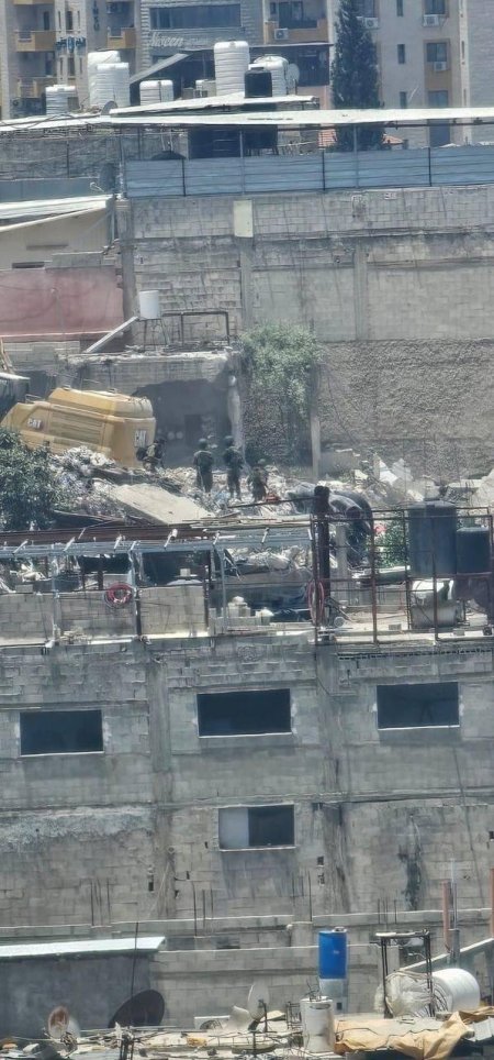 الاحتلال يواصل عدوانه على طولكرم ومخيميها لليوم الـ 144 وسط استمرار هدم المنازل