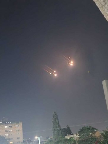  رشقة صاروخية من إيران باتجاه الشمال