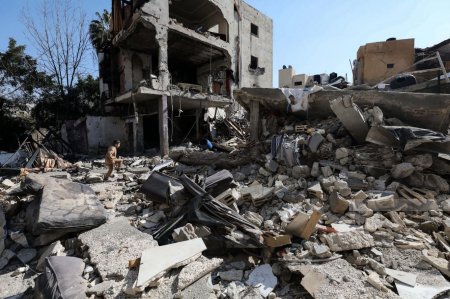 الاحتلال يهدم منازل ومحلات تجارية في محيط مستشفى جنين الحكومي