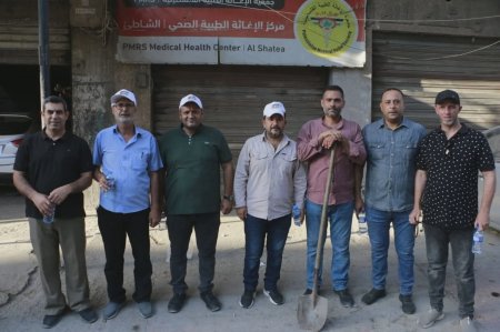 تحت شعار ابدأ بنفسك: دائرة شؤون اللاجئين بالمنظمة واللجنة الشعبية بمخيم الشاطئ تنظمان حملة تطوعية واسعة لتنظيف وإعادة تأهيل شوارع وأزقة مخيم الشاطئ