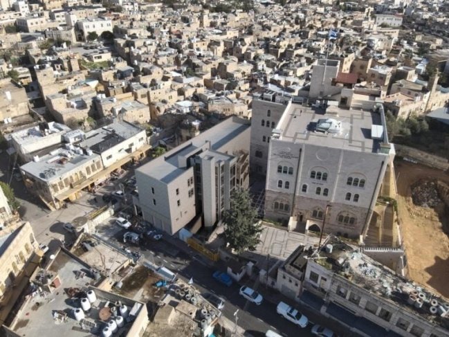 الاحتلال يصادق على بناء 576 وحدة استيطانية بالضفة ومبنى كبير في الخليل