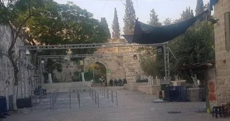 الاحتلال يزيل البوابات الإلكترونية ويستبدلها بكاميرات ذكية