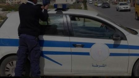 الخليل: ضبط سائق يضع 7 أطفال في صندوق مركبته
