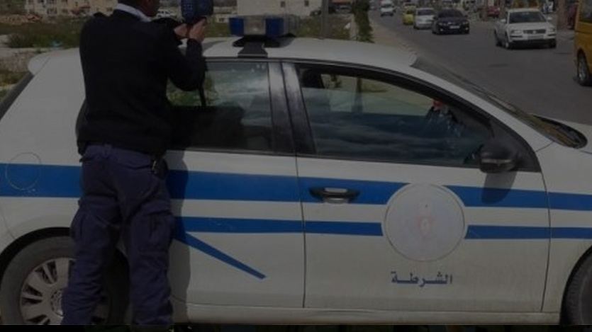 الخليل: ضبط سائق يضع 7 أطفال في صندوق مركبته
