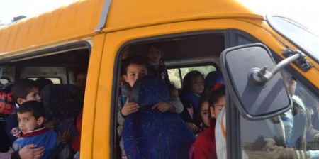 جنين:الشرطة تضبط مركبة عمومي بداخلها (17) راكباً وتقبض على سائقها