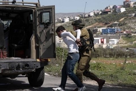 اعتقال 6 شبان من نابلس على حاجز عسكري في القدس